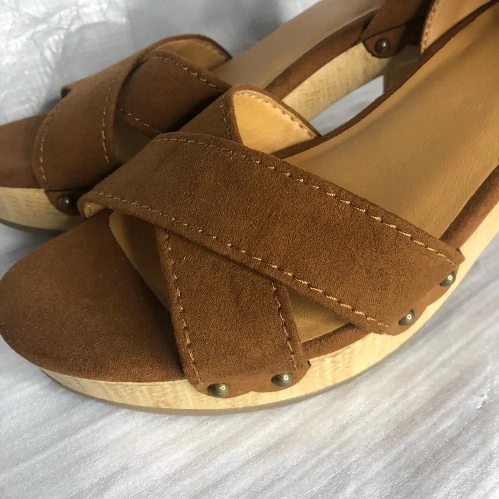 American Eagle Womens‎ Platform Sandals 8 Brown Wooden Chunky Heel Retro